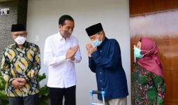 Jokowi Jenguk Buya Syafii, Kemudian Bersyukur Ucap Alhamdulillah  - JPNN.com