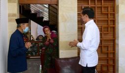 Jokowi Ajak Seluruh Masyarakat Indonesia Mendoakan Buya Syafii - JPNN.com