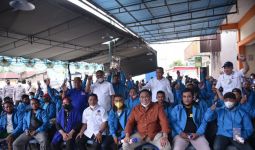 Begini Cara Rachmat Gobel Beri Perhatian Khusus ke Pengemudi Bentor di Gorontalo - JPNN.com