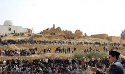Lihat Tuh, Gus Dubes Orasi di Depan Ribuan Rakyat Tunisia, Angkat Isu Kebudayaan - JPNN.com