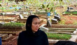 Sambil Menangis, Kalina Ocktaranny Teringat Kenangan Bersama Ibunya - JPNN.com