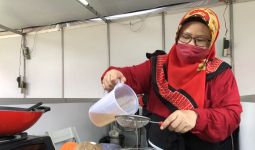 Minyak Goreng Langka, Masyarakat Bisa Buat Sendiri, Begini Caranya - JPNN.com