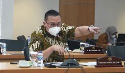 Kenneth PDIP Minta Anies Tuntaskan Masalah Air Bersih di Jakarta - JPNN.com