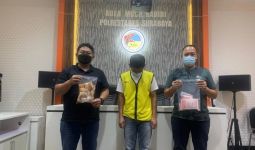 Warga Surabaya Ada yang Kenal dengan Pria Menunduk Ini? - JPNN.com