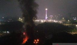 Kebakaran 172 Kios Lenggang Jakarta Monas, Kerugian Rp 1,2 Miliar - JPNN.com