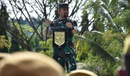 Mayjen TNI Denny Tuejeh Berangkatkan Prajurit Yonarmed 19-105 ke Daerah Operasi - JPNN.com
