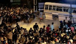 Sri Lanka Mencekam: Menhan Blokir Medsos, Menpora Melawan - JPNN.com