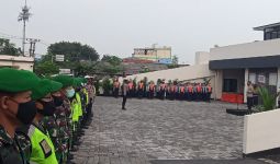 Ratusan Polisi Menyekat Perbatasan Bekasi-Jakarta, Pelajar SMA Jangan Nekat Ikut Demo - JPNN.com
