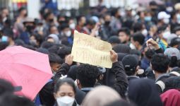 Demo 11 April: Transjakarta Alihkan Rute, Cek di Sini - JPNN.com