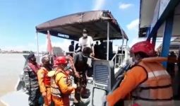 Basarnas Evakuasi 9 ABK KM Ratu Samudra Mulya yang Terbalik di Laut Jawa - JPNN.com
