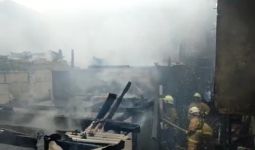 Kebakaran 6 Rumah di Jaktim, Damkar Temukan Benda Berharga, Wow - JPNN.com