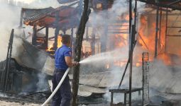 Kebakaran Hebat di Medan, 41 Rumah Ludes Terbakar - JPNN.com