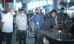Mentan SYL dan Teten Masduki Tinjau Alsintan Produk dalam Negeri di Jakarta - JPNN.com