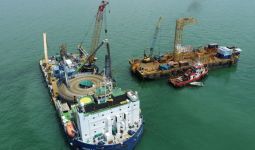 PLN Operasikan Kabel Listrik Bawah Laut Terpanjang di Indonesia - JPNN.com