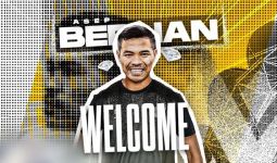 Asep Berlian Resmi Gabung Dewa United - JPNN.com