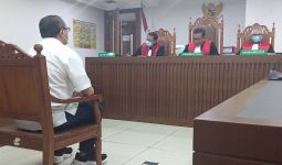 Vonis Hakim soal Cuitan 'Allahmu Lemah' ala Ferdinand Lebih Rendah Dibanding Tuntutan - JPNN.com