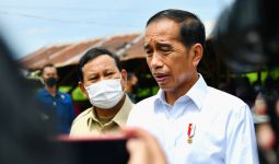 Prabowo Menyaksikan dengan Saksama, Jokowi Sampai Mengucap Angka yang Berat Berulang Kali - JPNN.com