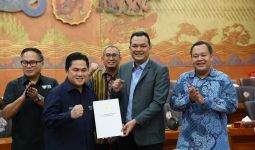 Panja Penyelamatan Garuda Indonesia Serahkan 9 Rekomendasi kepada Menteri BUMN - JPNN.com
