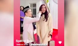 Aming Berpakaian Wanita dan Berdada Montok, Reaksi Ustaz Maulana Bikin Tertawa - JPNN.com
