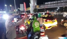 Pemudik Membeludak di Bekasi, Kombes Hengki Sampai Turun Tangan, Lihat - JPNN.com