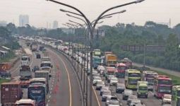 Malam Ini Contraflow Mulai Diterapkan di Tol Jakarta-Cikampek KM 47 - JPNN.com