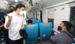 Pemudik di Stasiun Gubeng Surabaya tidak Menyangka Disapa Emil Dardak - JPNN.com