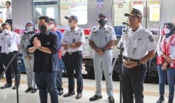 Tinjau Arus Mudik di Stasiun Senen, Menteri BUMN: Kepadatan Makin Berkurang - JPNN.com