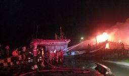 Terdengar Ledakan, Api Membara, Puluhan Kepala Keluarga Mengungsi - JPNN.com