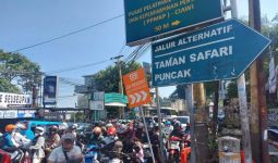 Motor Saja Terjebak Macet di Puncak Bogor, Apalagi Mobil - JPNN.com