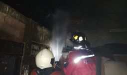Kebakaran Rumah di Bekasi, Penyebabnya Sepele, Hati-Hati - JPNN.com
