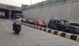 Dampak One Way Tol Jakarta-Cikampek, Jalur Arteri Bekasi Lumpuh - JPNN.com