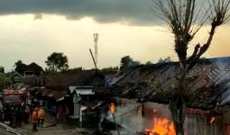 Kebakaran Melanda Pasar Purwokerto di Kediri, 8 Lapak Pedagang Ludes - JPNN.com