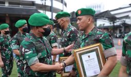 Jenderal Dudung Kumpulkan Tim Pengungkap Kasus Pembunuh Babinsa di Papua, Ada Hadiah - JPNN.com