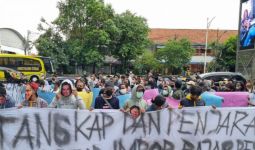 Massa Aksi Dukung Kejagung Tuntaskan Dugaan Korupsi Impor Besi dan Baja - JPNN.com