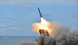 Jenderal Dudung Menembakkan Roket Astros TNI AD, Pesannya Tegas - JPNN.com