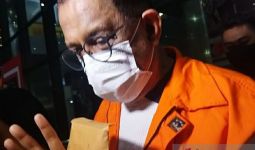 Tim KPK Bergerak, Sejumlah Kantor SKPD Pemkot Ambon Digeledah - JPNN.com