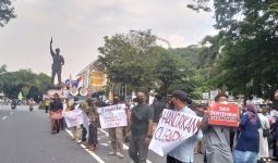 Masyarakat Solo Tuntut Jokowi Turun, Ada Kata Hancurkan - JPNN.com