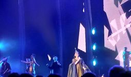 Rossa Buka Konser dengan Lagu As One, Penonton Sambut Meriah - JPNN.com