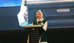 Menaker Ida Fauziyah Ajak Alumni UINSA Beradaptasi dengan Perubahan Zaman - JPNN.com