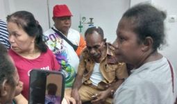 Massa Mengamuk di Papua, Pejabat Daerah Diburu, 3 Polisi Luka, 6 Sipil Ditembak Senjata Anggota - JPNN.com