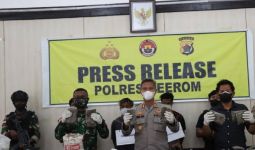 Bawa 7,2 Kg Ganja dari Papua Nugini, Dua Orang Ditangkap TNI - JPNN.com