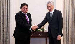 Perkuat Kerja sama Ekonomi Bilateral, PM Singapura Terima Menko Airlangga di Istana Singapura - JPNN.com