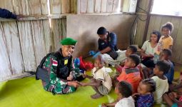 Cegah Penyakit Filariasis, Satgas Yonif 126/Kala Cakti Periksa Kesehatan Anak Papua - JPNN.com