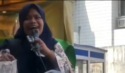 Wahai Pengamen Wanita Bersuara Merdu, Anda Ditunggu Kapolres Karawang Lho... - JPNN.com