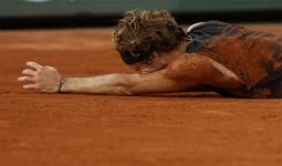 Tragedi di Roland Garros 2022: Zverev Menangis, Nadal Sedih - JPNN.com