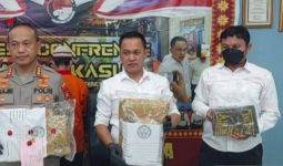 Warga Palembang Edarkan 5 Kilogram Ganja - JPNN.com