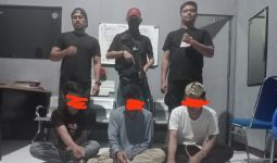 Polisi Menyuruh FK Pura-pura Memesan Narkoba, Begini Akhirnya - JPNN.com
