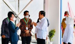 Bersama Ganjar, Jokowi Mulai Pembangunan Industri Baterai Listrik Terintegrasi, Angka Investasinya Bikin Kaget - JPNN.com
