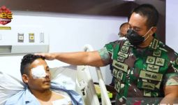 Praka Zubaidi dan Serda Sudirno Dijenguk Panglima TNI - JPNN.com