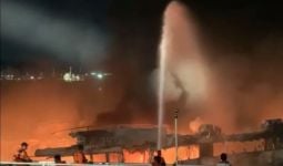Kapal Penumpang Antarprovinsi Terbakar di Batam, Satu Orang Tewas - JPNN.com